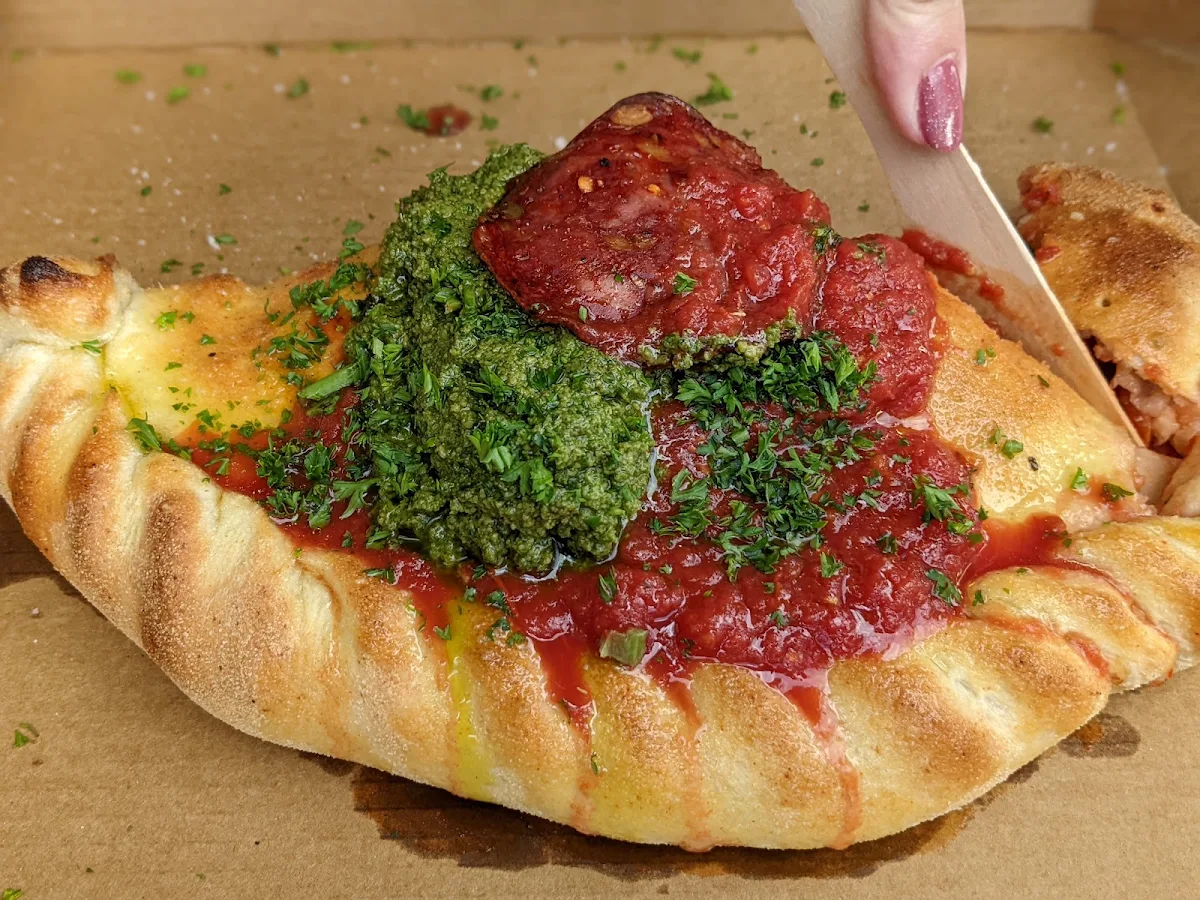 Calzone, Pizza Pizza