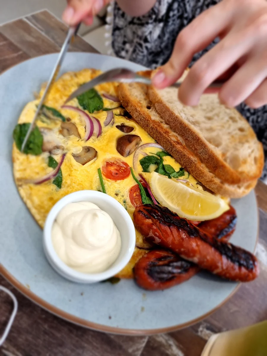 Omlette, Blum Bar Cafe