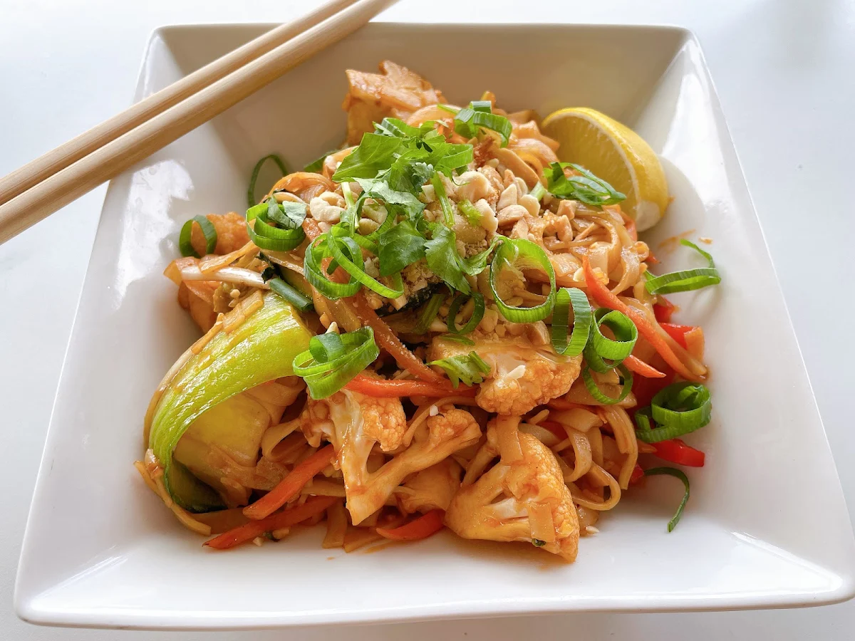 Pad Thai, Lemon Grass