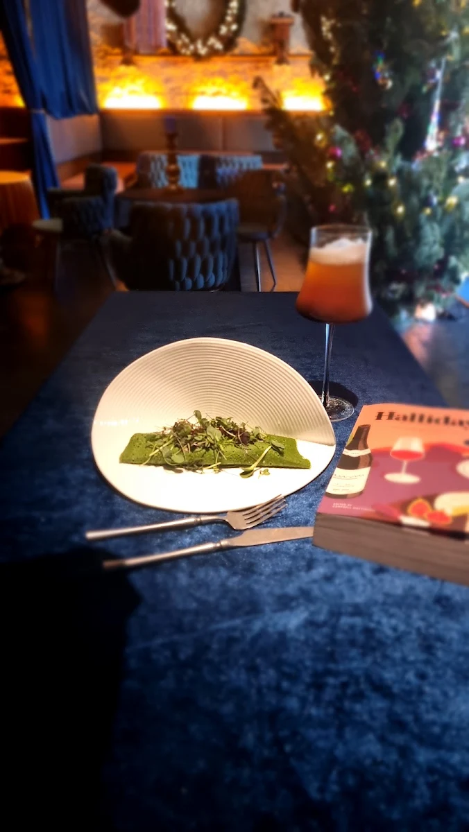 Spinach Roll, Fantome Wine Bar & Cocktails
