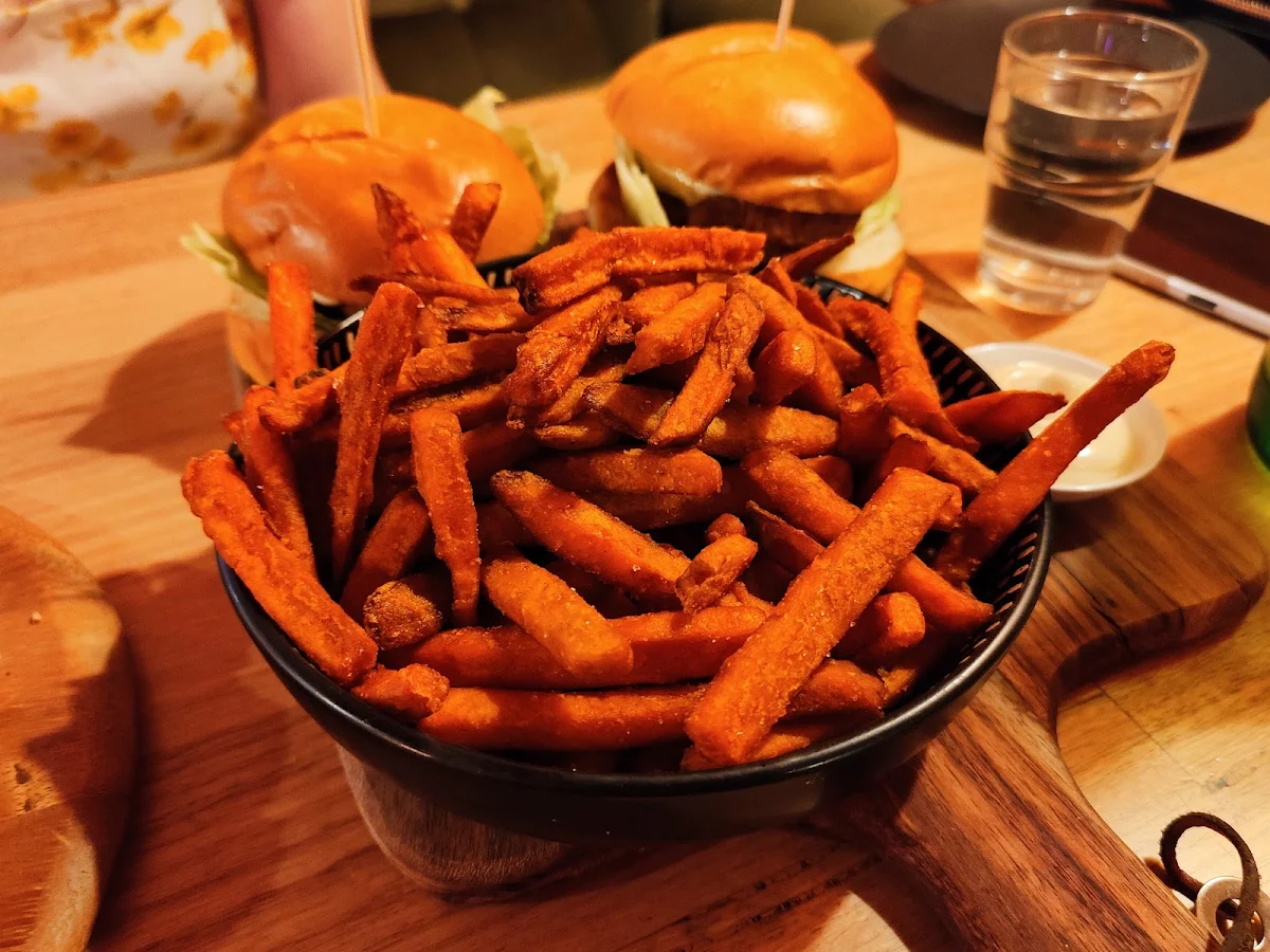 Sweet Potato Fries w Aioli