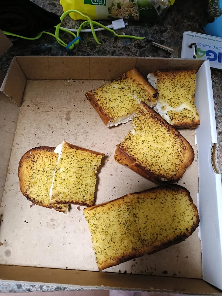 Highlights, Ma's Pizza Kitchen - Rural View