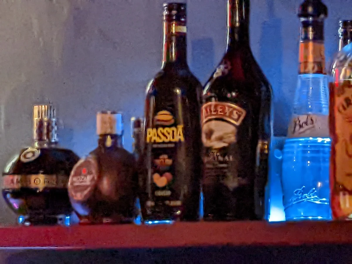 Highlights, Universal Bar