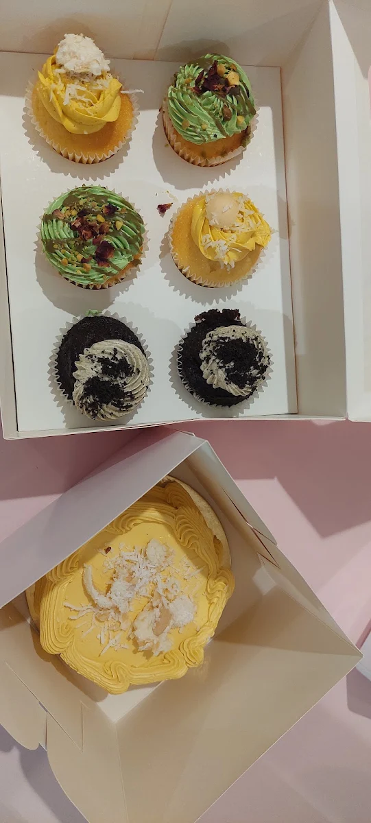 Bento Cake, CCT Sydney | Wedding Cake | Birthday Cake | Luxury Custom Cake Shop