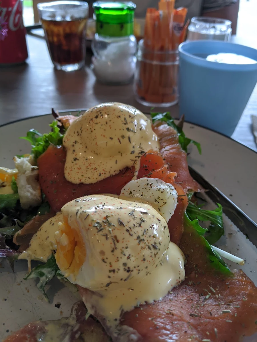 Eggs Benedict Salmon