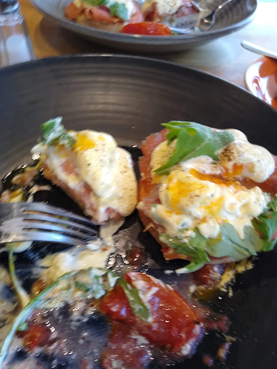 Eggs Benedict with Smoked Salmon