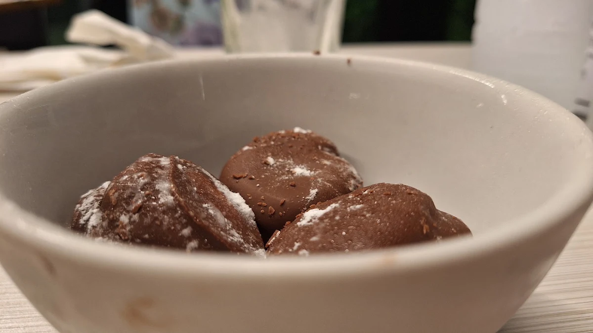 Profiteroles, 360 On The Hill