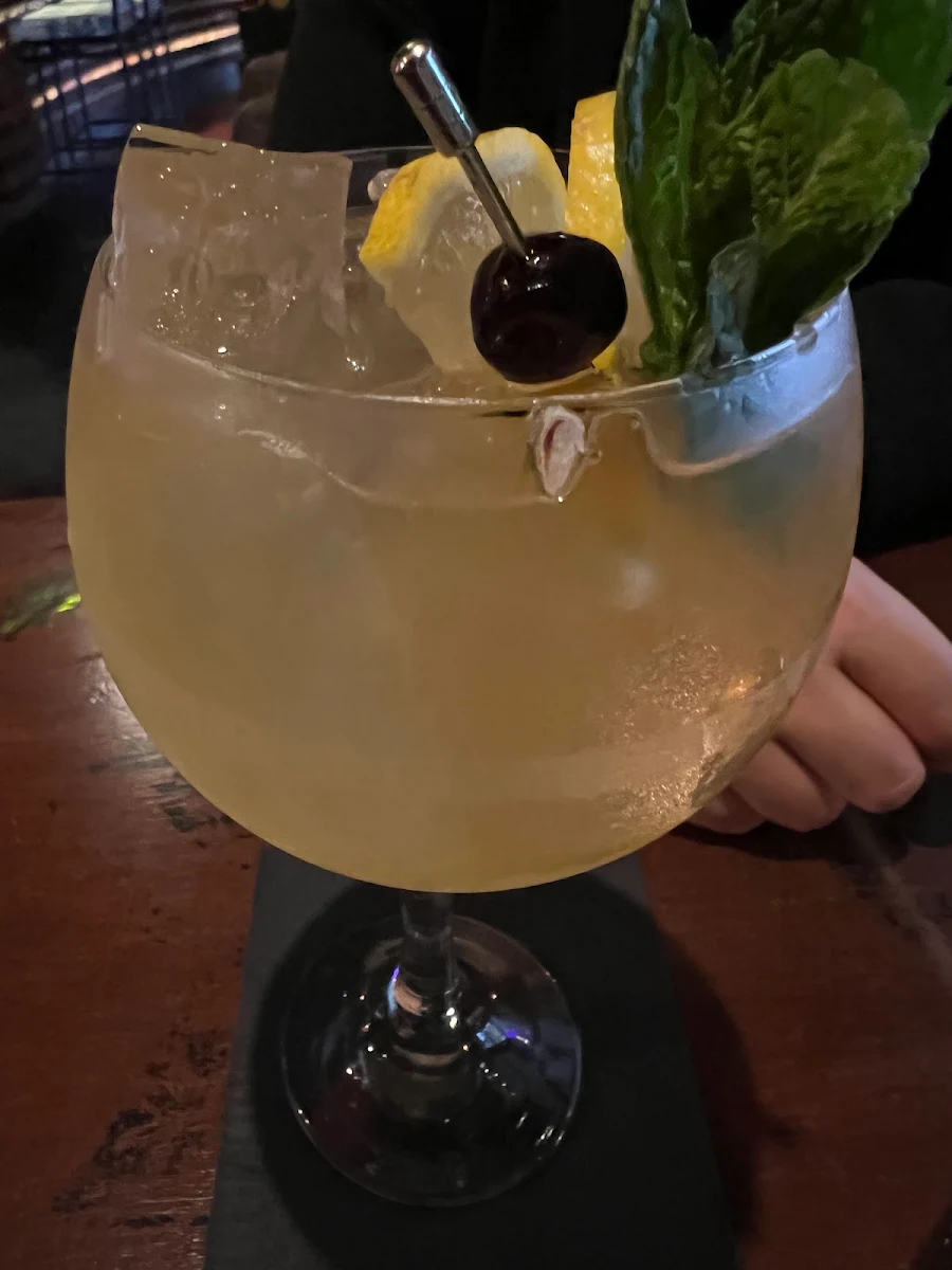 Highlights, Lychee Lounge