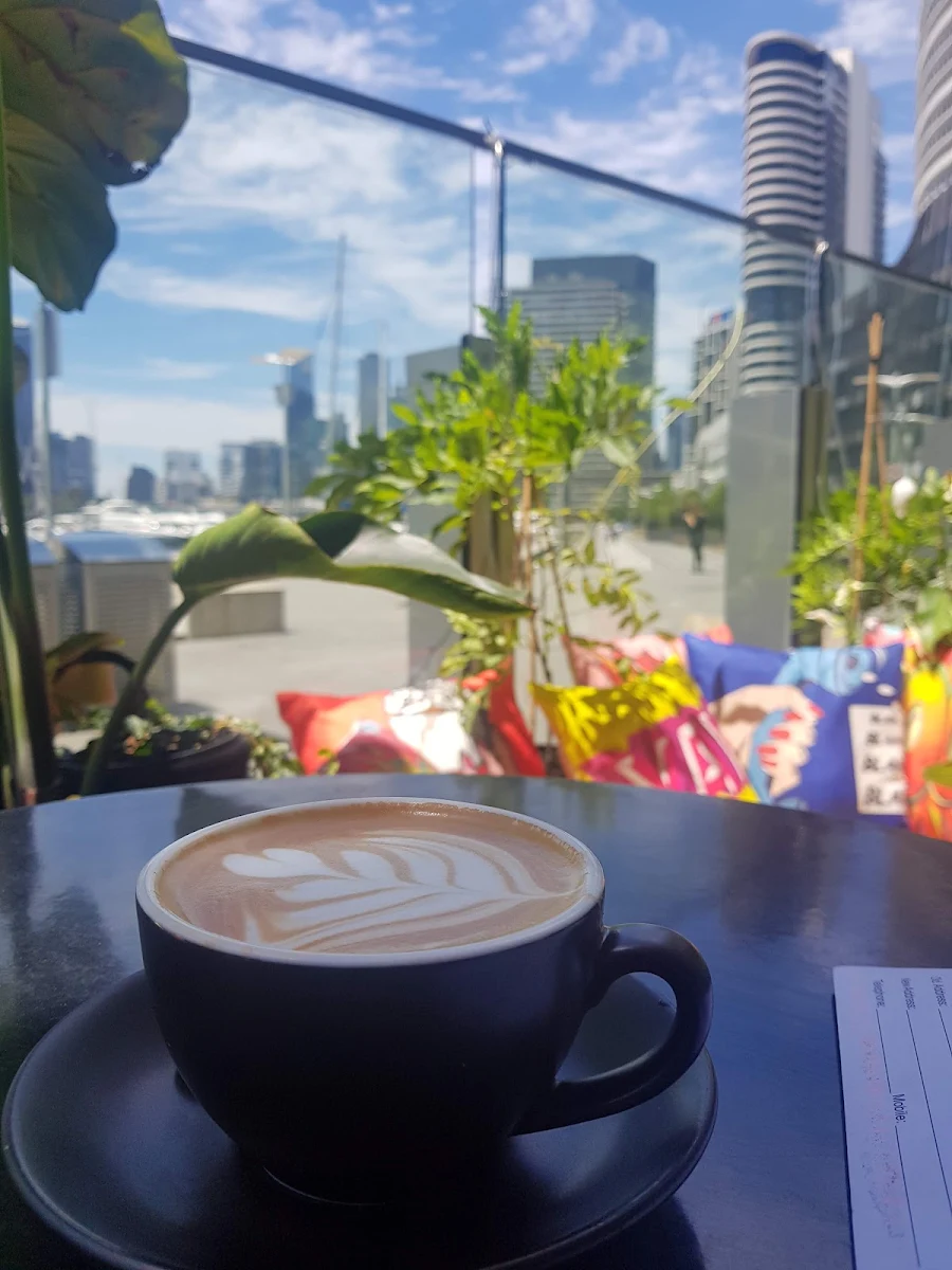Flat White, The Espressonist