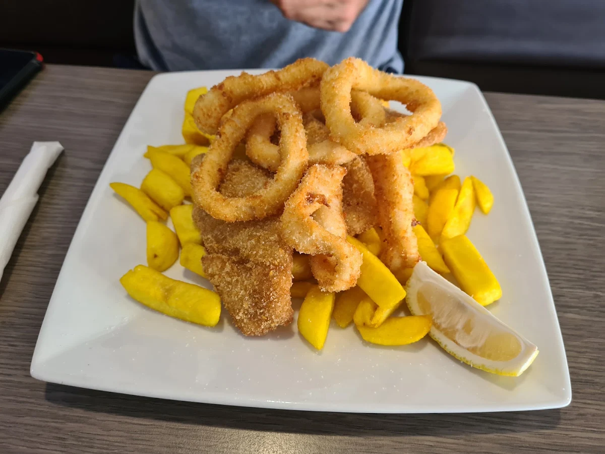Barramundi, D'lish Fish and Chippery