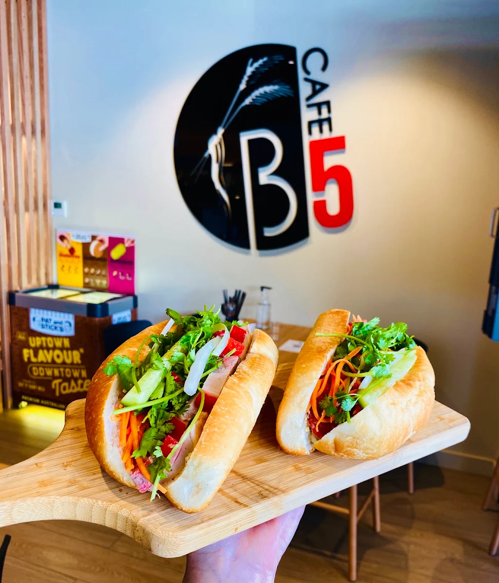 Highlights, B5 Cafe