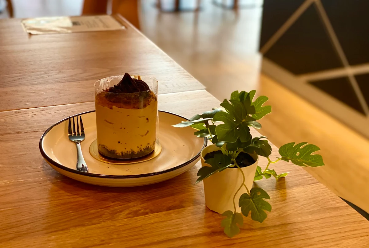 Highlights, B5 Cafe
