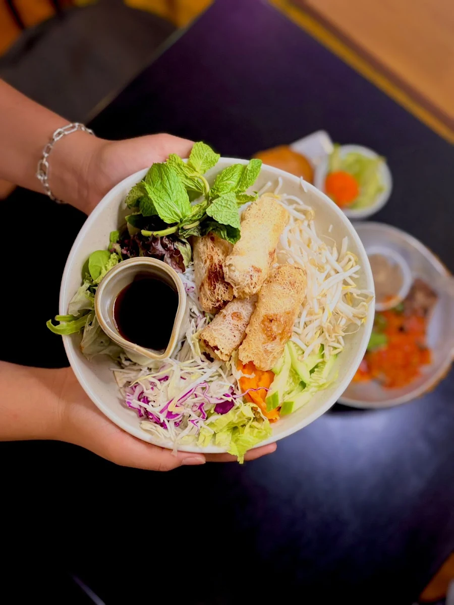 Highlights, Saigon Oi ! Erina