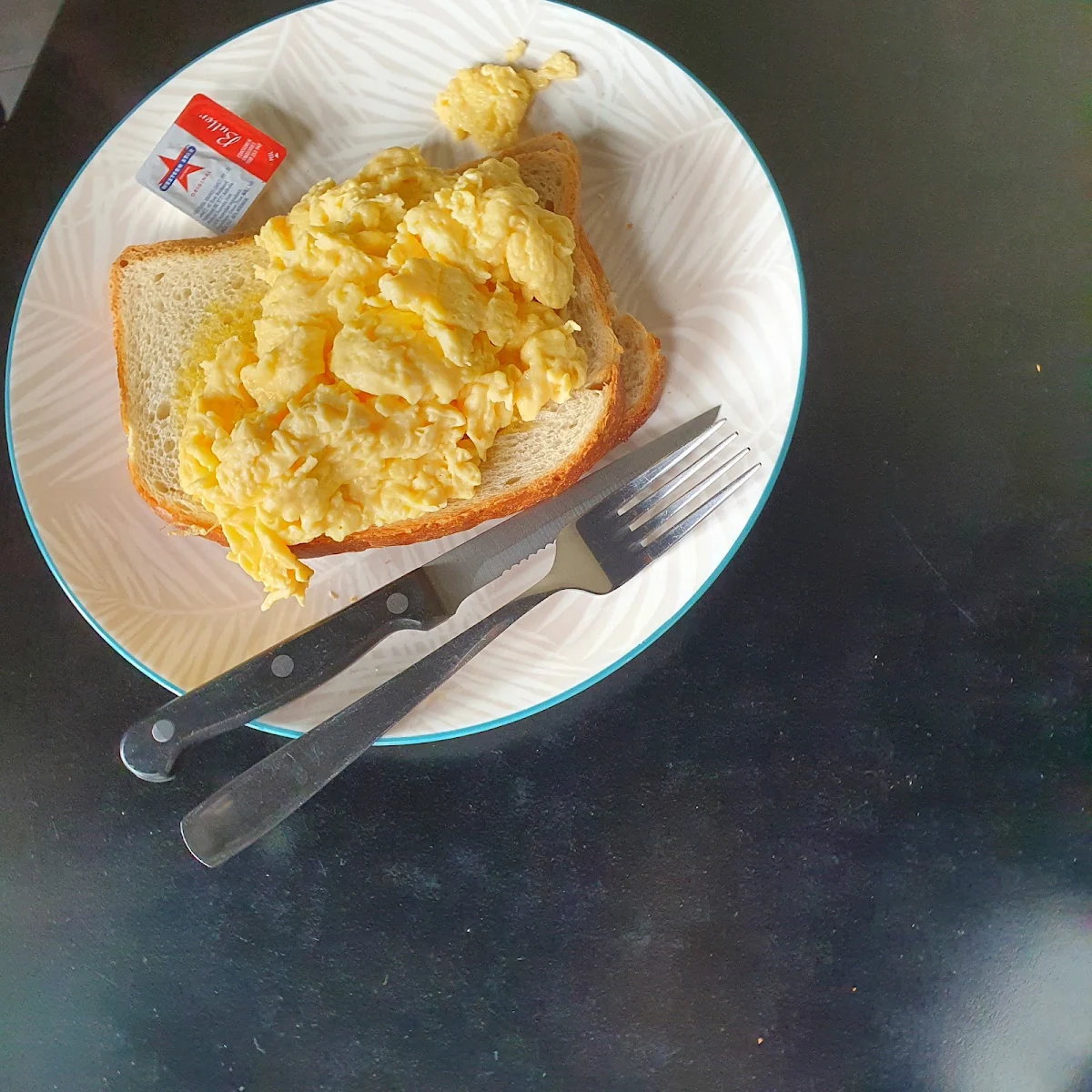 Egg on Toast, Arena Cafe