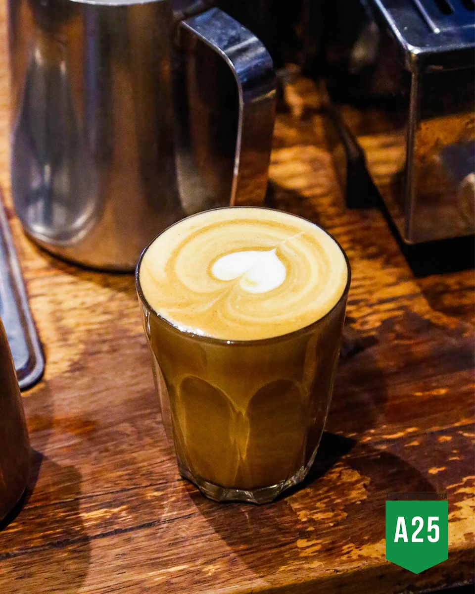 Latte, A25 Pizzeria Centro (CBD)
