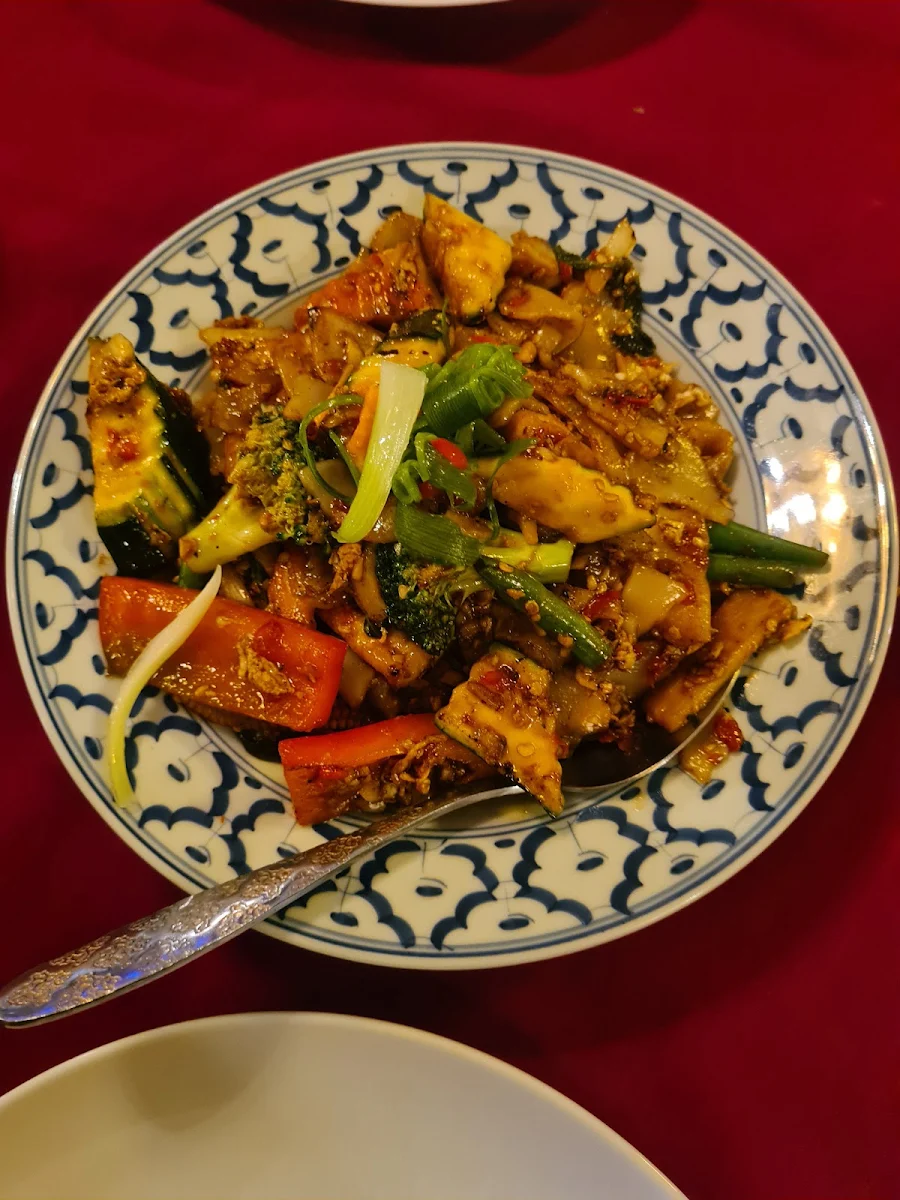 Chilli Jam Stir-Fry Beef with Cashews