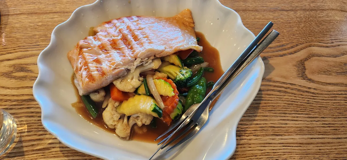Grilled Salmon in Oyster Sauce