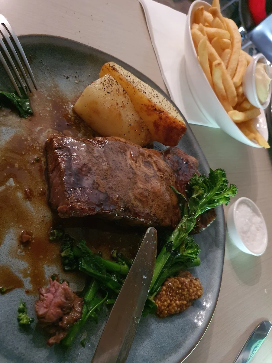Steak, Parisi's Restaurant