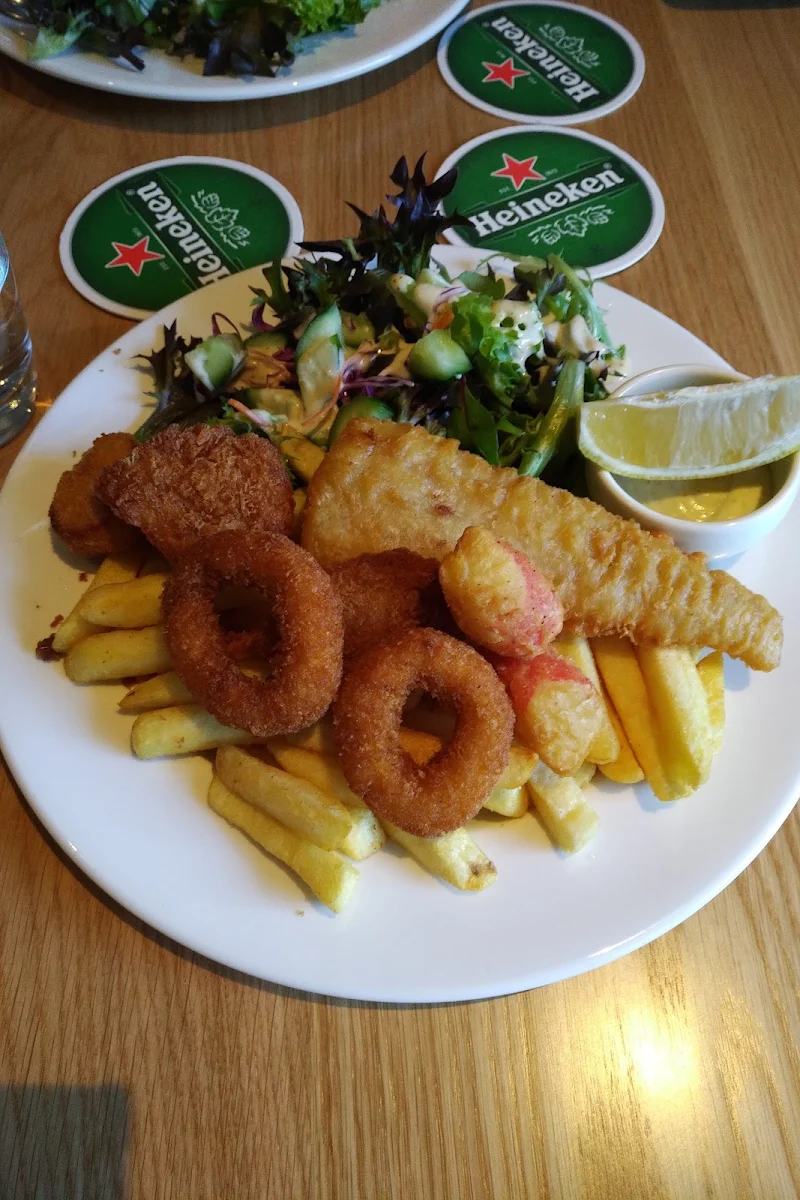 Seafood Basket, Evening Star Hotel