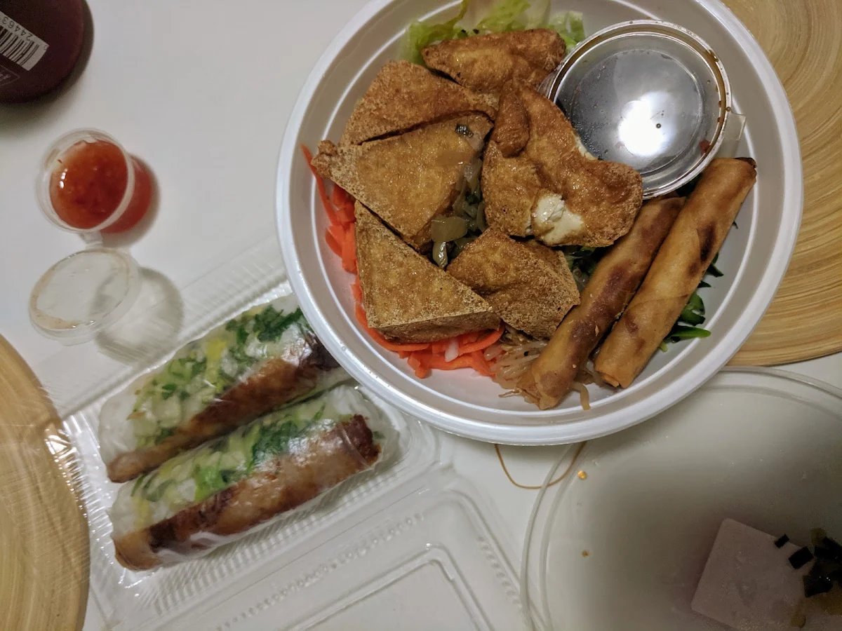 Tofu Vermicelli, Xin Chào