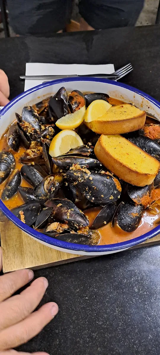 Chilli Mussels, Eight Slices Italian Kitchen