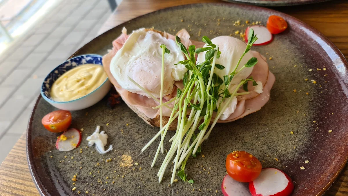 Eggs Benedict
