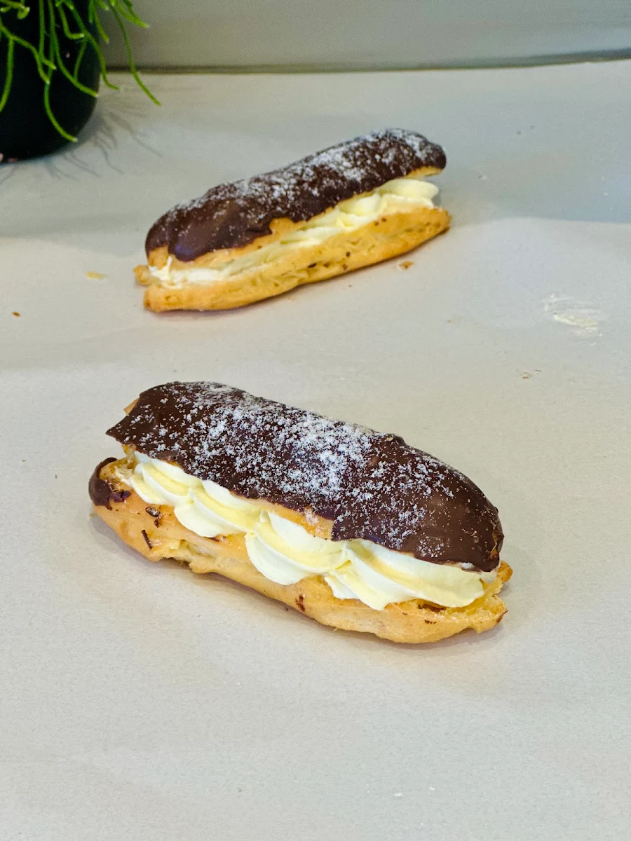 E'Clair, Baringa Bakery & Cafe
