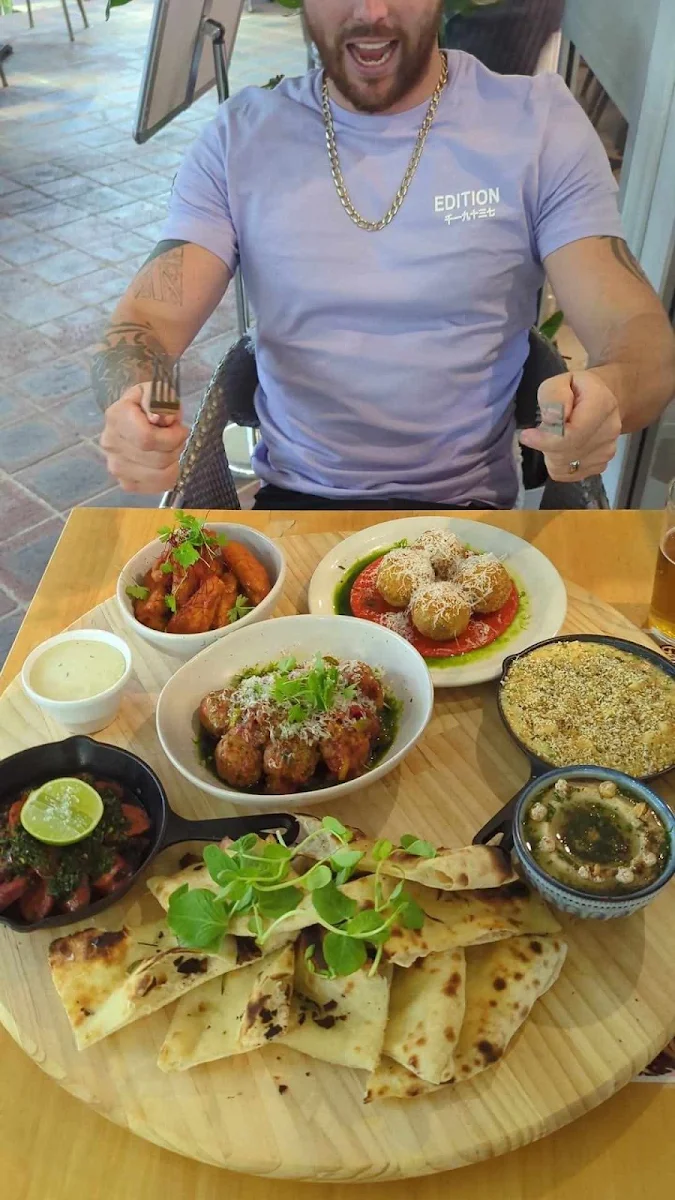 Highlights, Gerry's Deli & Pizzeria