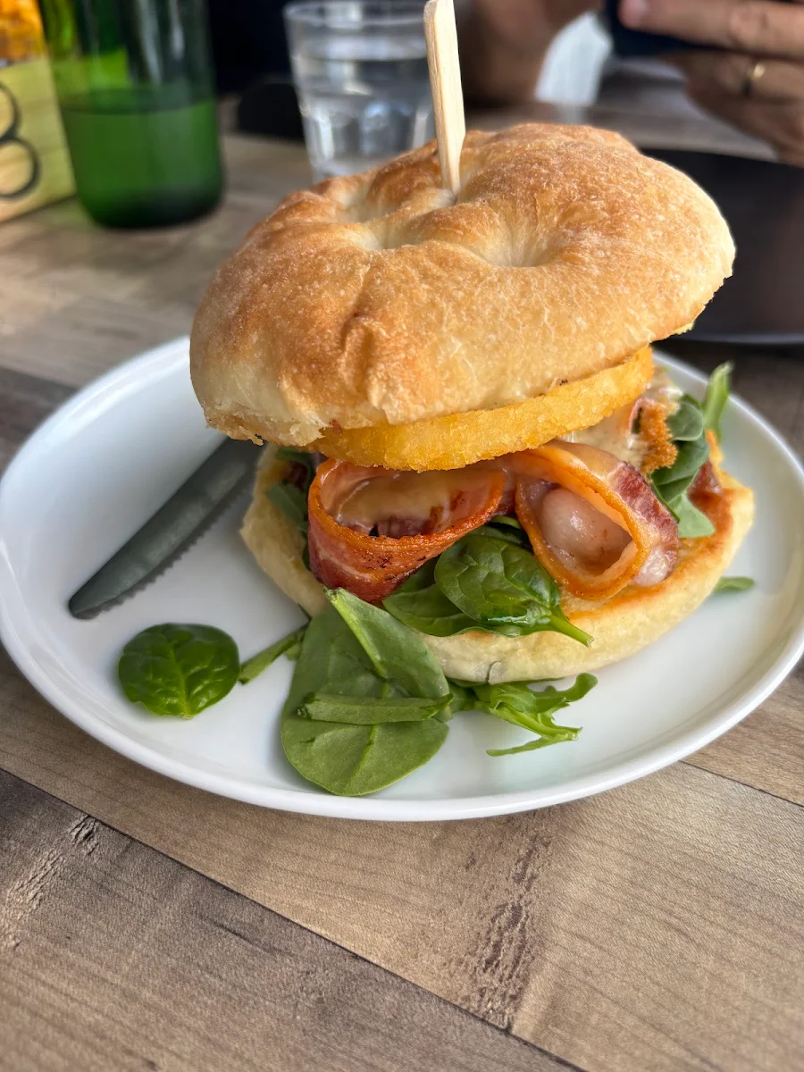Breakfast Burger, Cafe VinCino