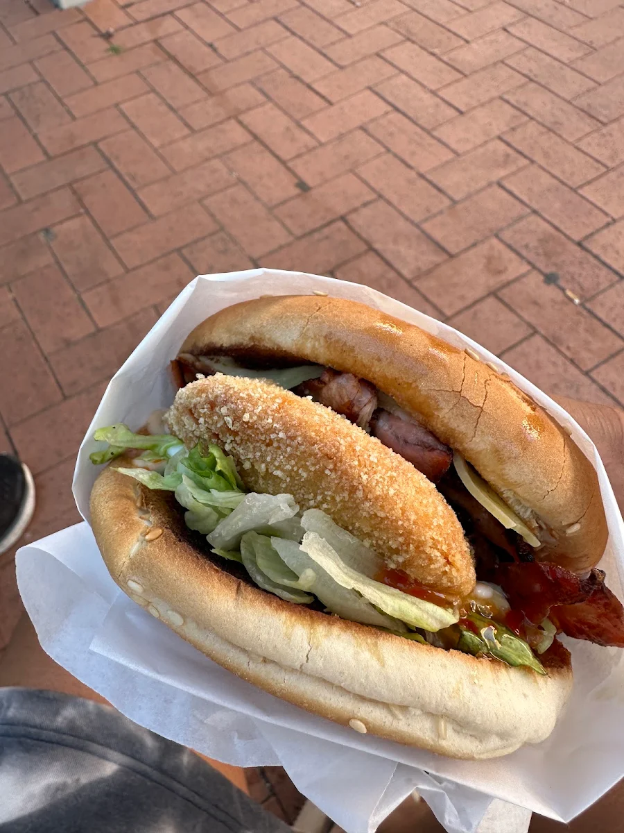 Highlights, DJ's Cafe & Takeaway