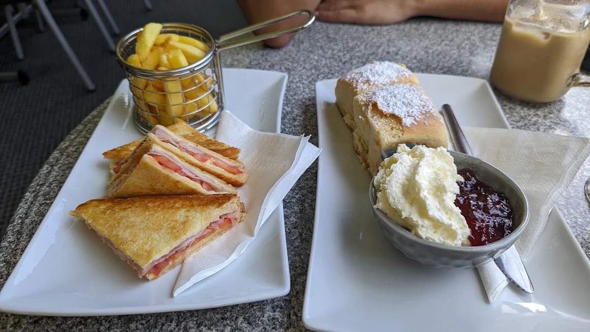 Devonshire Tea, Rainforest Inn