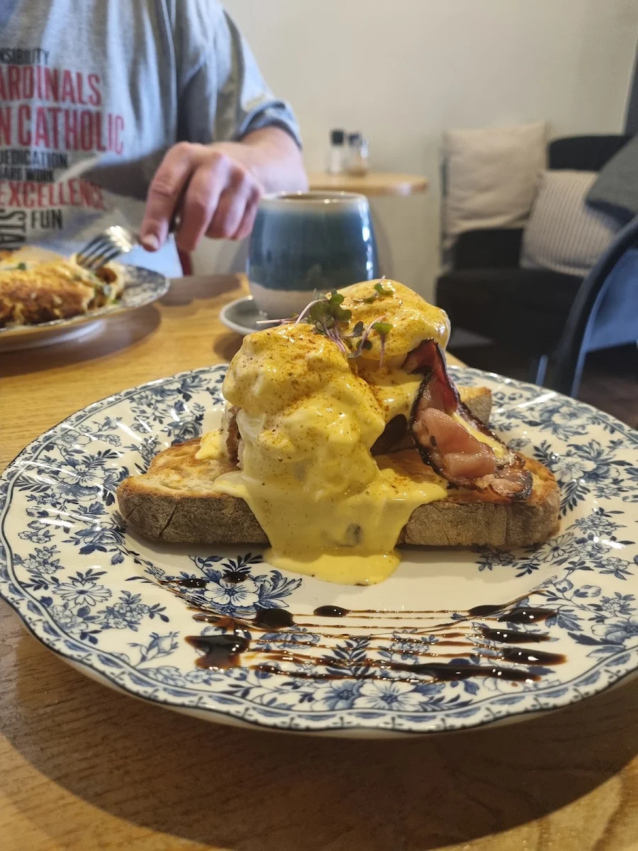 Eggs Benedict