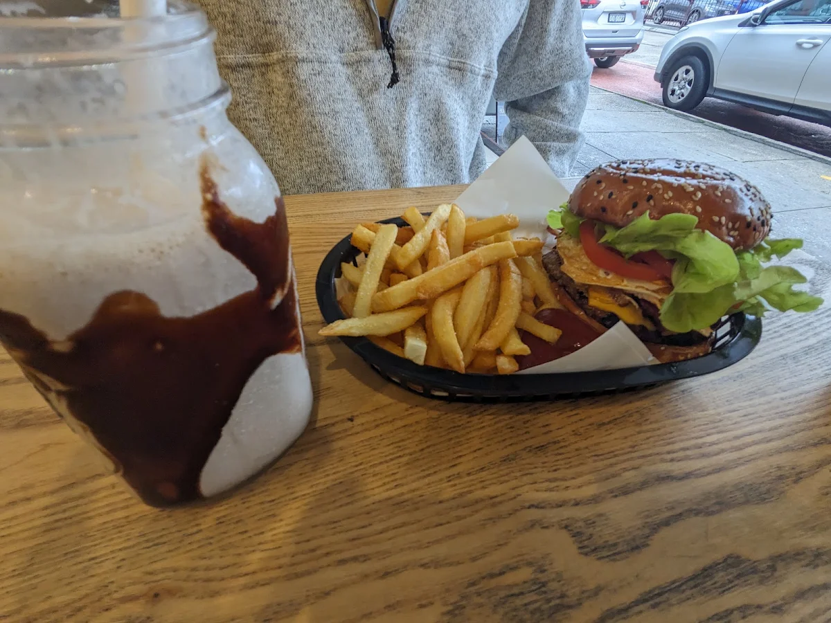Burger w the Lot
