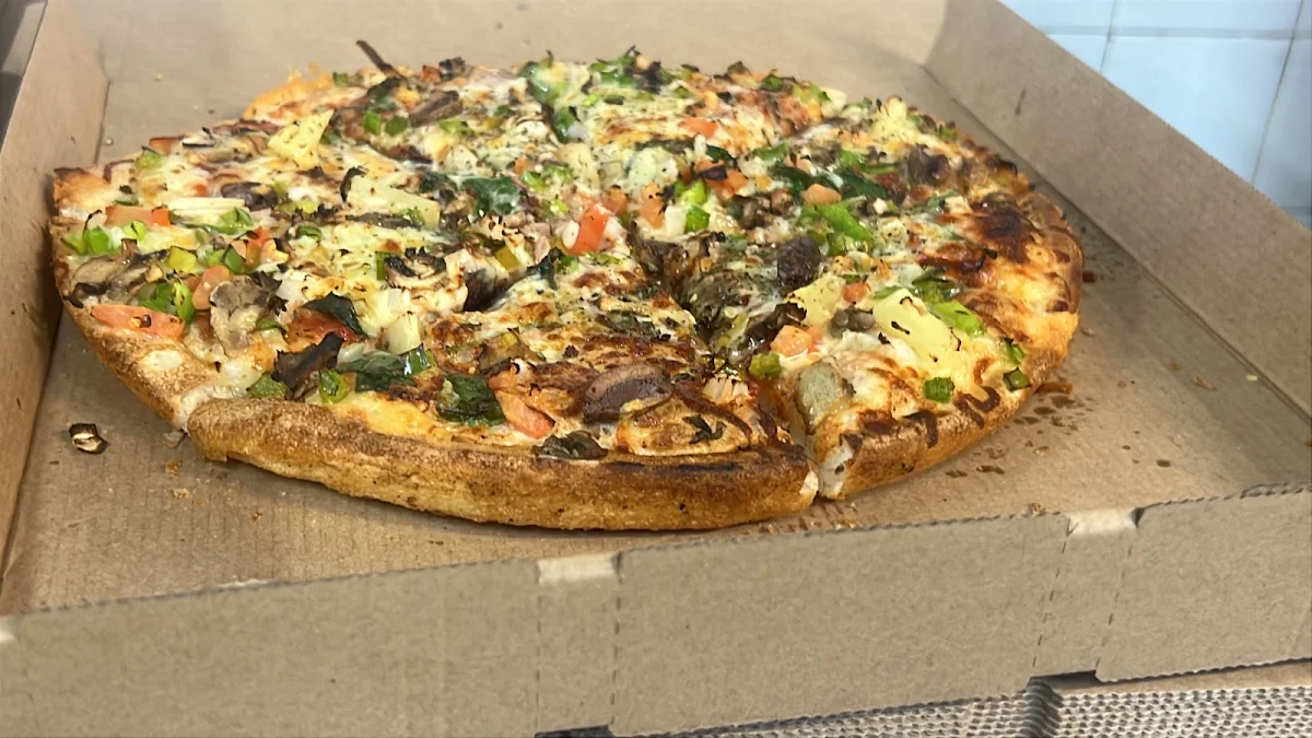 Highlights, Secret Harbour Pizza