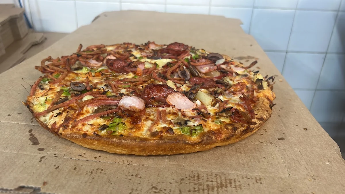 Highlights, Secret Harbour Pizza
