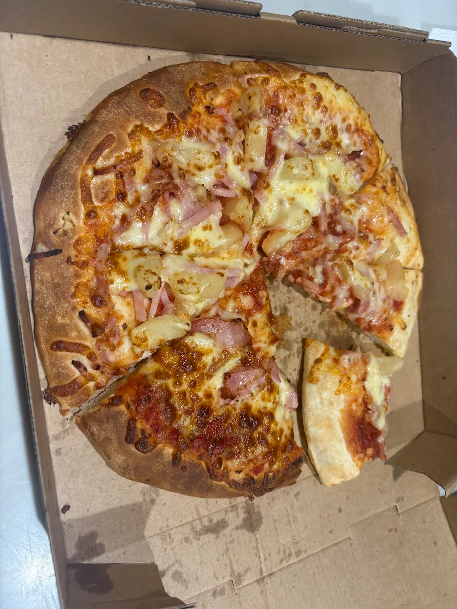 Highlights, Secret Harbour Pizza