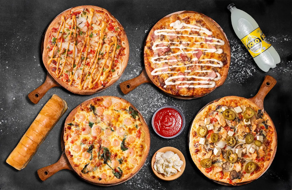 Highlights, Secret Harbour Pizza