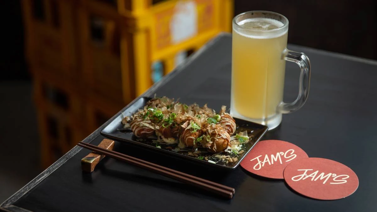 Highlights, Jams Karaoke & Bar