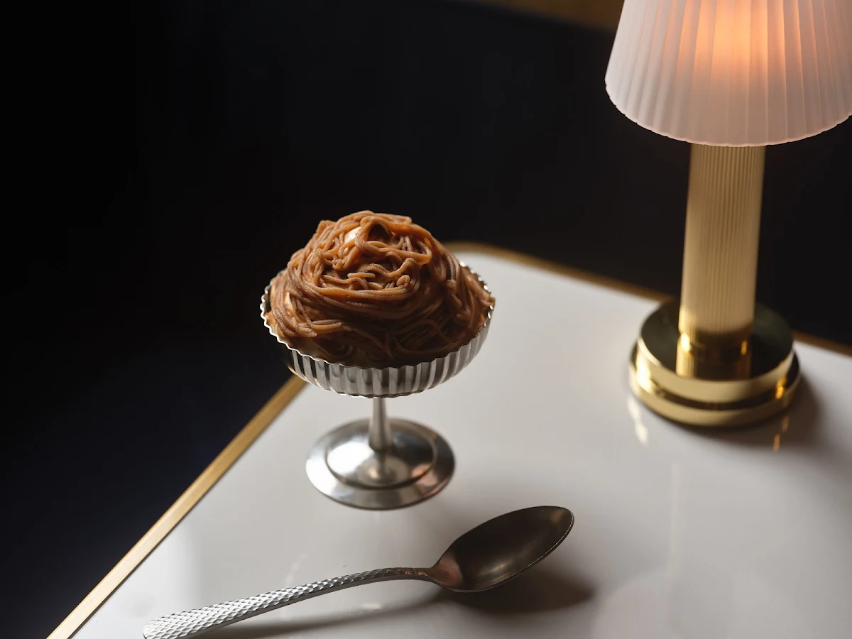 Highlights, Ananas Bar & Brasserie