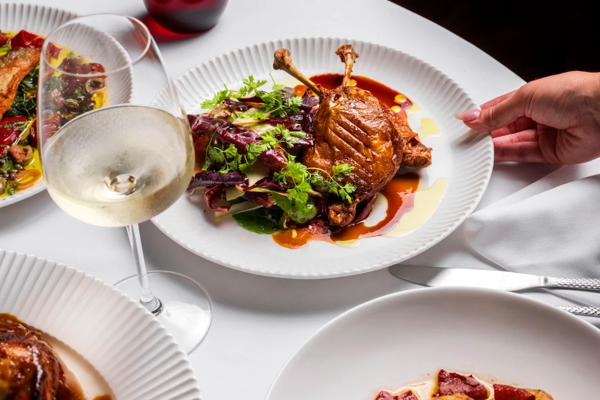 Highlights, Ananas Bar & Brasserie