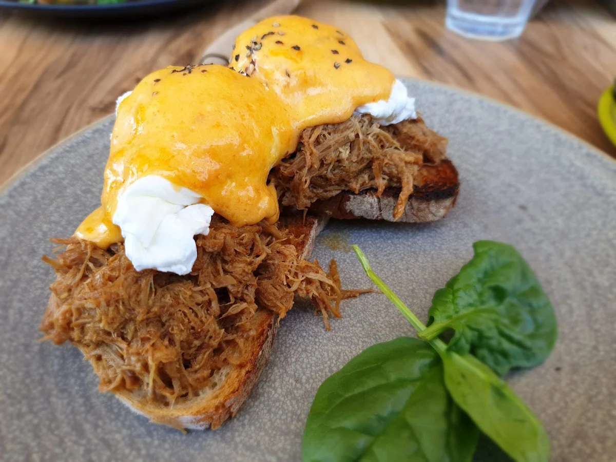 Pulled Pork Benedict