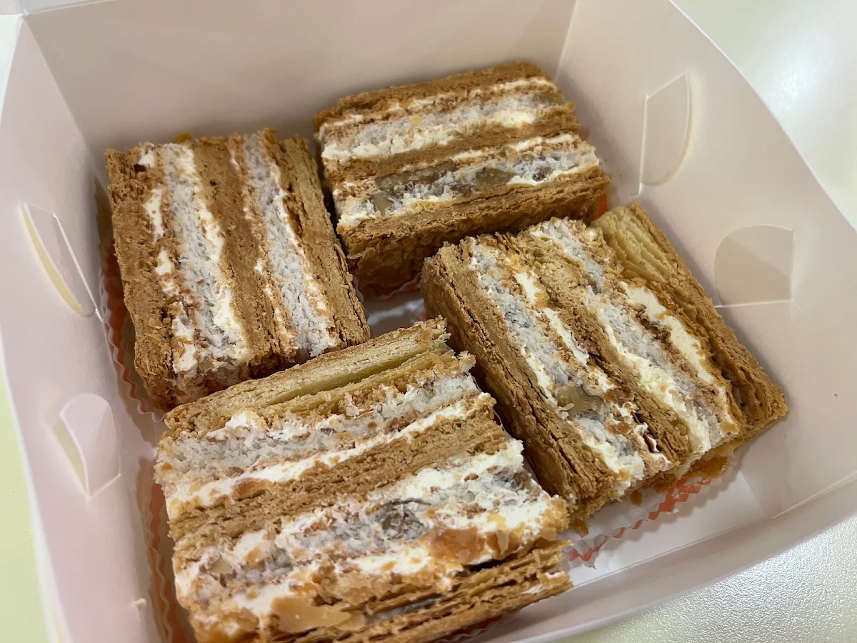 Highlights, Queen Cake Shop