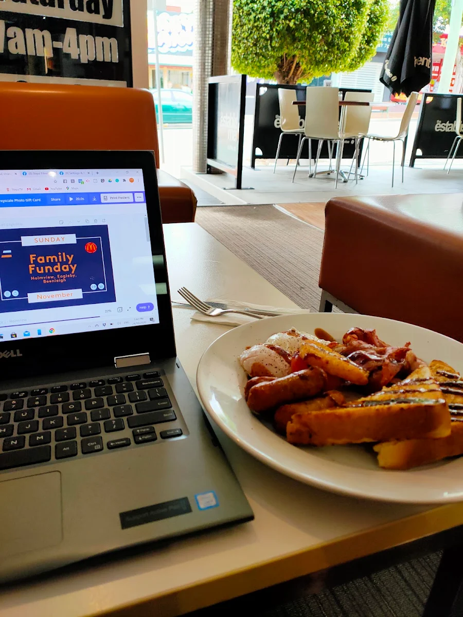 Big Breakfast, Luv a Coffee Beenleigh