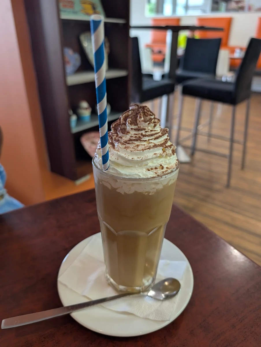 Iced Coffee, Luv a Coffee Beenleigh