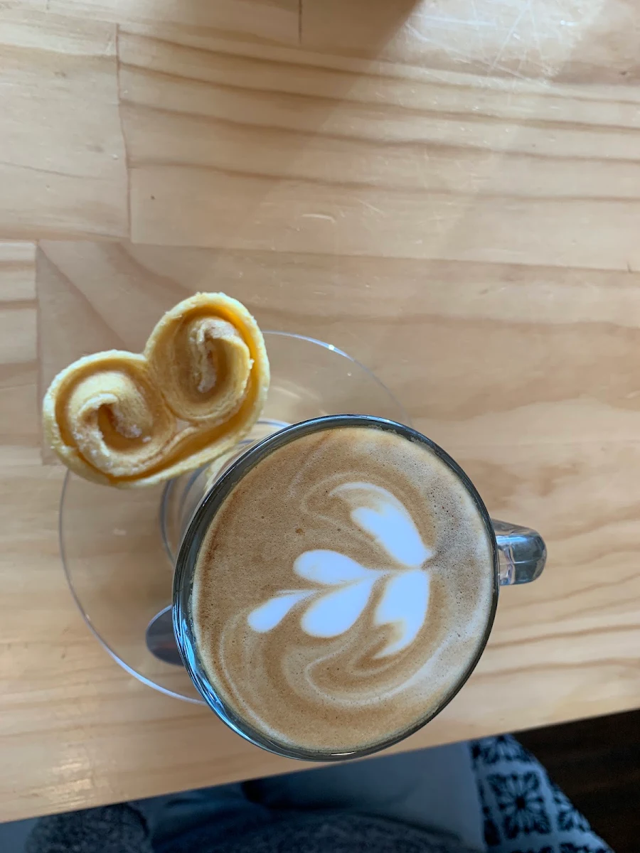 Flat White, Freddie Strudels