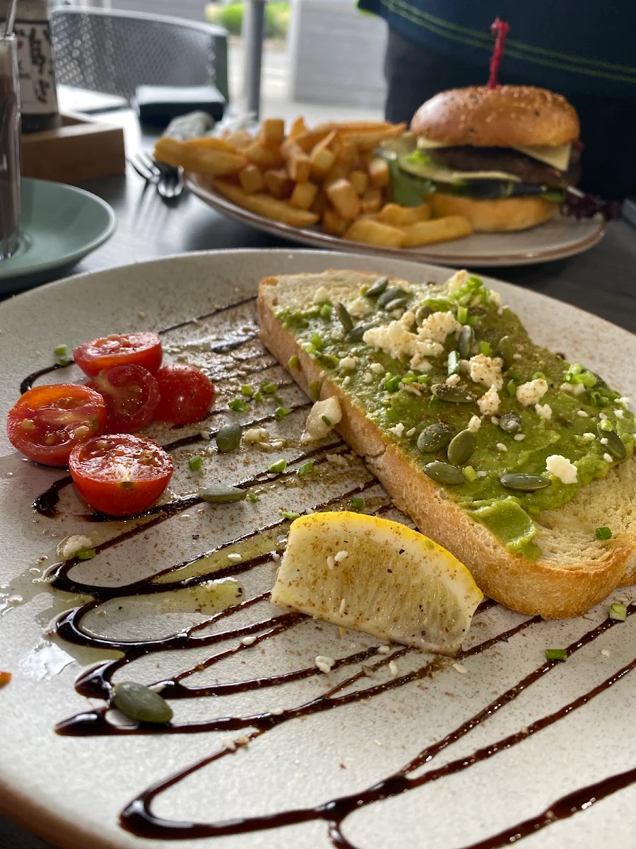 Smashed Avocado, The Coffee Club - Centro Nepean