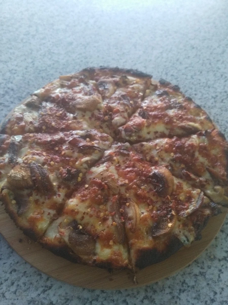 Highlights, Pompeo's Pizza