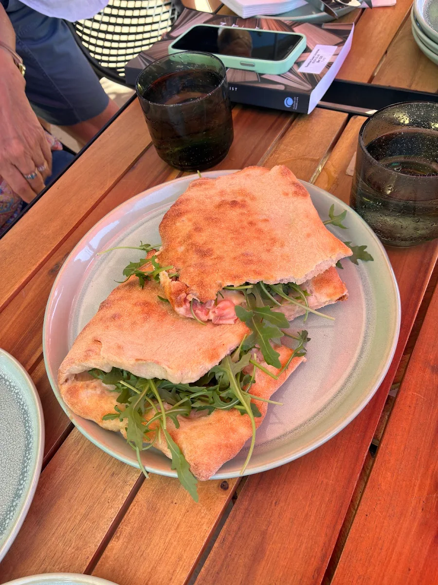 Calzone, Suriano's