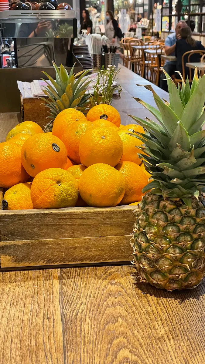 Orange & Pineapple, Rubyniks Miranda