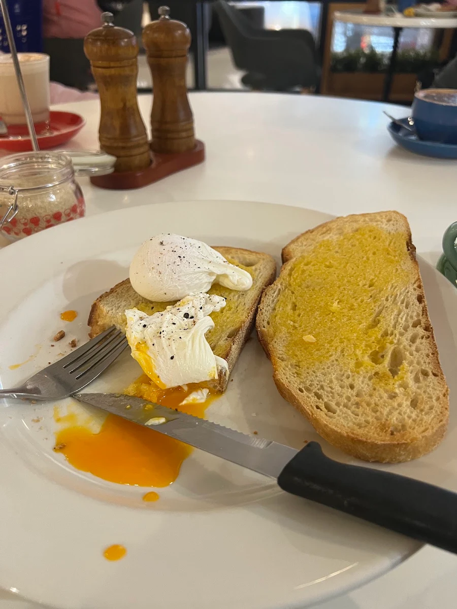 Eggs Benedict, Café Galiano